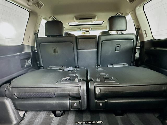 Used 2014 Toyota Land Cruiser AWD/4WD image 33