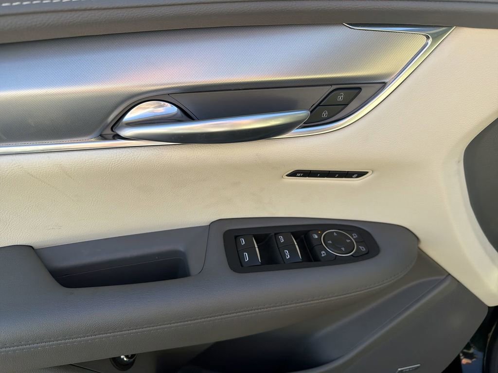 Used 2022 Cadillac XT5 Premium Luxury image 13