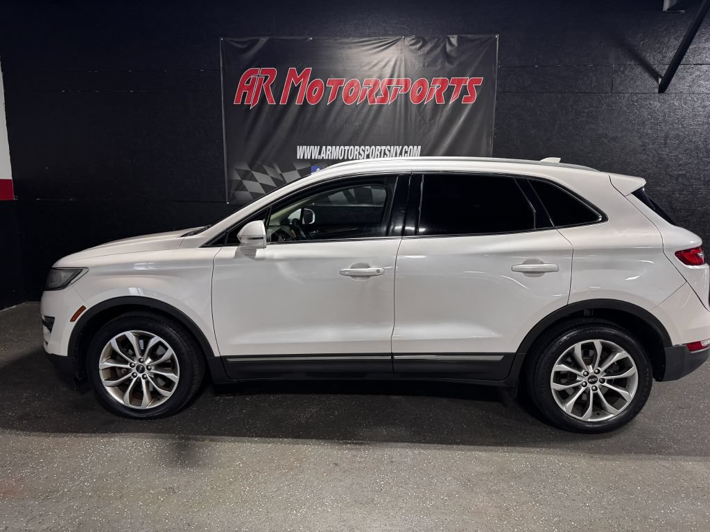 Used 2018 Lincoln MKC Select w/ Select Plus Package AWD/4WD image 2