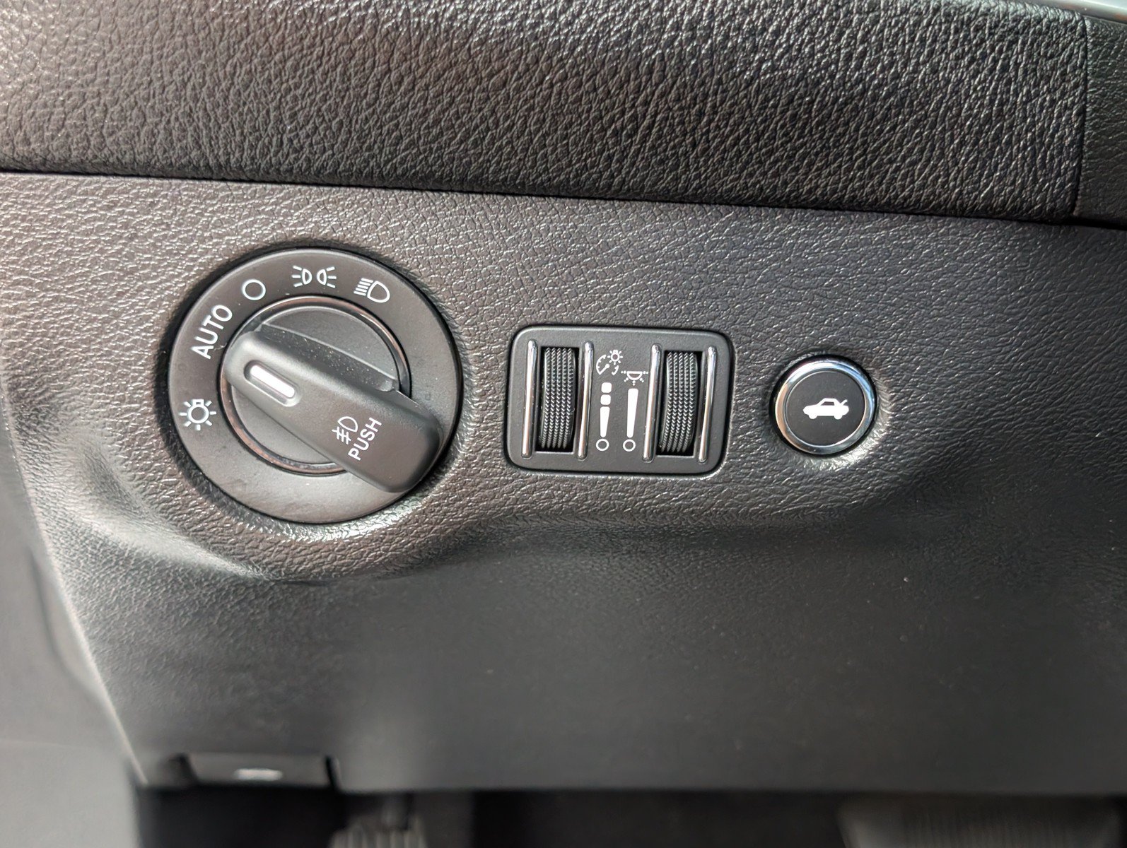 Used 2022 Dodge Challenger GT w/ Blacktop Package RWD image 19