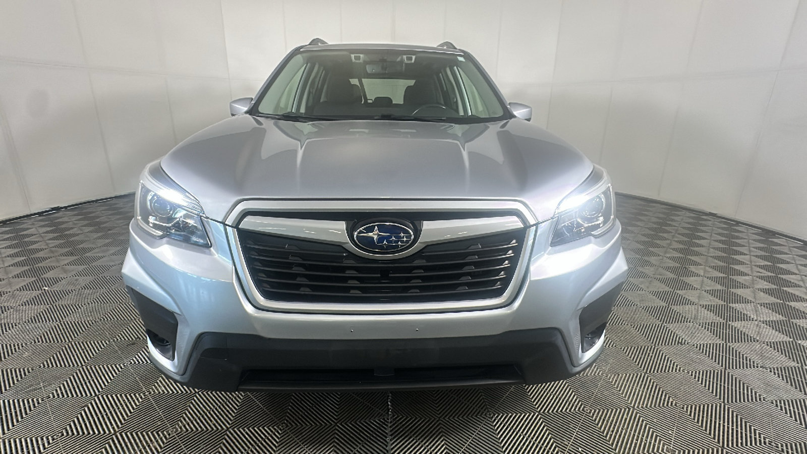 Used 2019 Subaru Forester Premium w/ Popular Package #1 AWD/4WD image 9