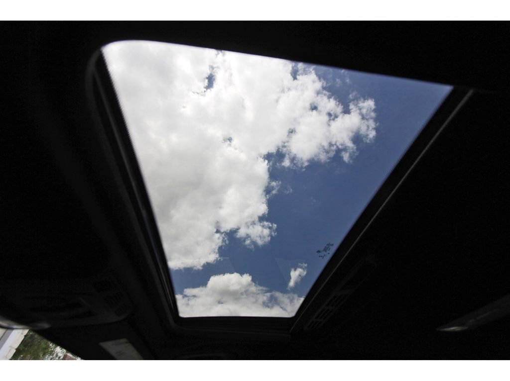 Used 2017 BMW 330e image 25