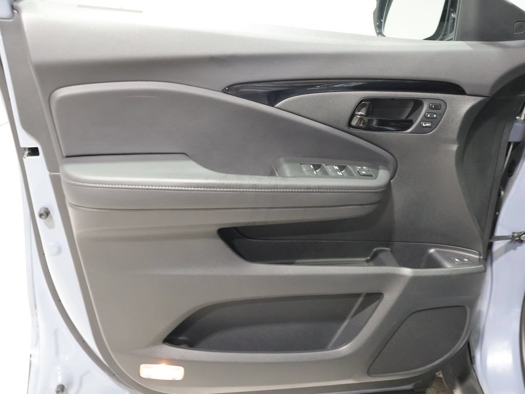 Used 2023 Honda Passport Elite image 13