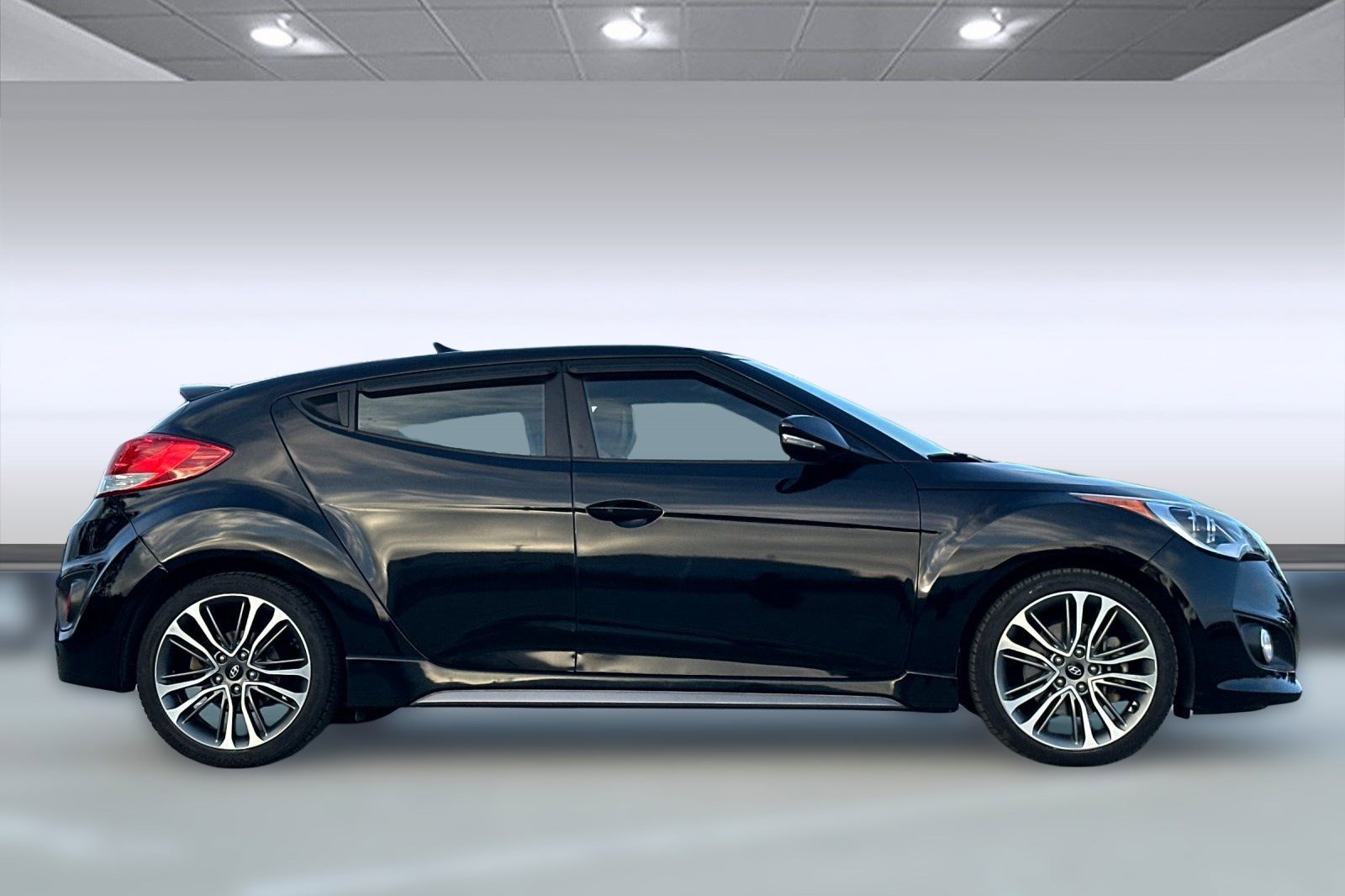 Used 2016 Hyundai Veloster Turbo image 7