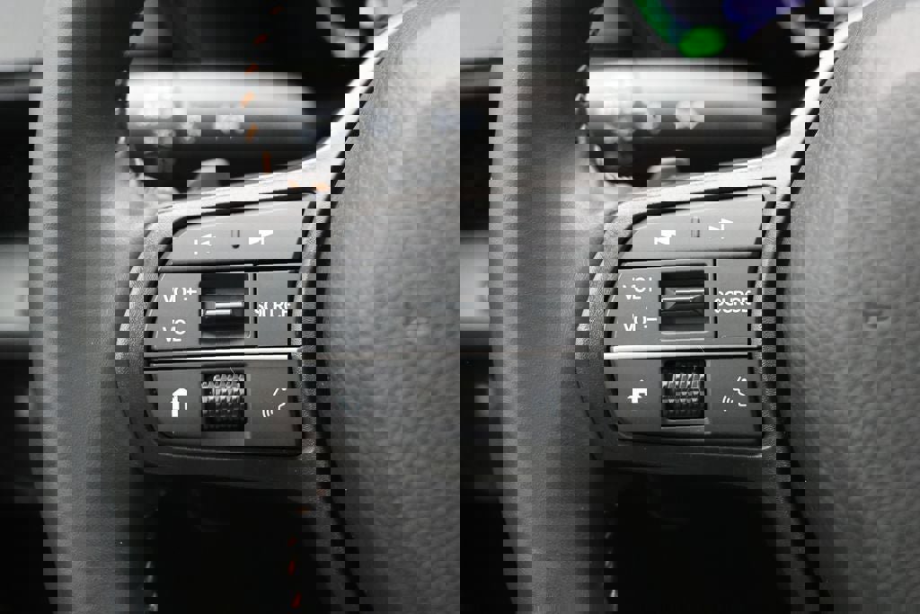 Used 2025 Honda CR-V Sport image 19