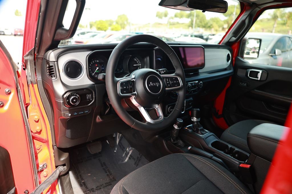 Used 2025 Jeep Wrangler Unlimited Sahara image 17
