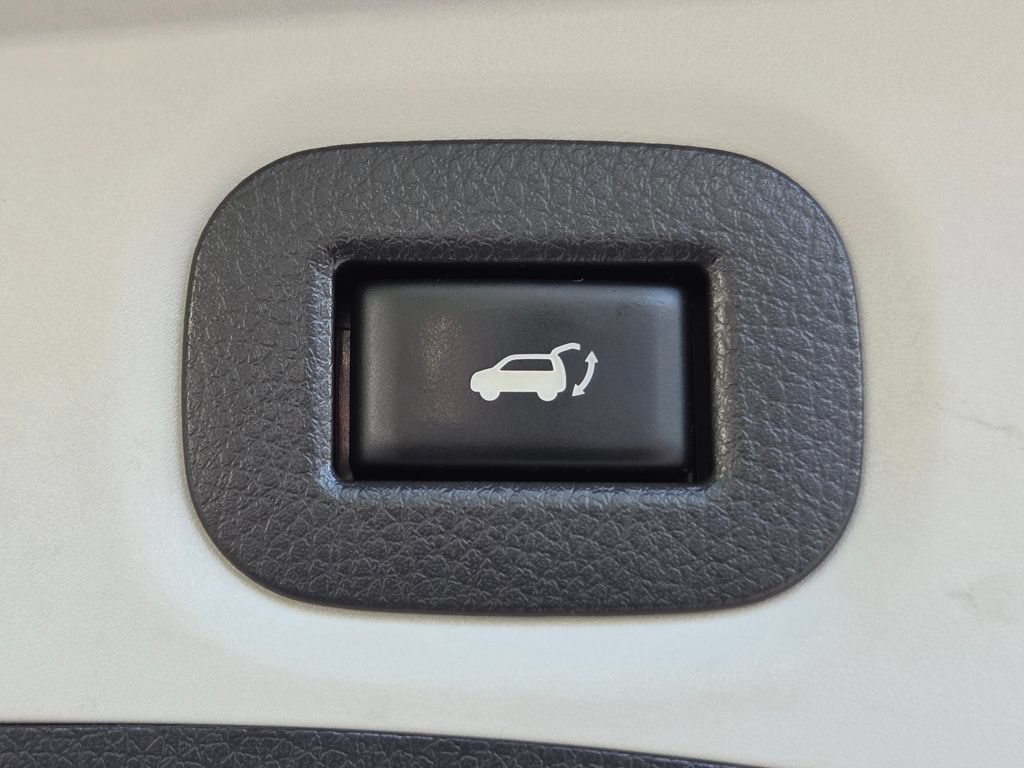 Used 2019 Nissan Rogue SV AWD/4WD image 25