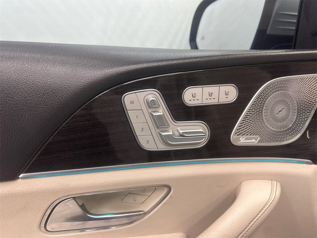 Used 2020 Mercedes-Benz GLE 350 w/ 3rd Row Seat Package image 12