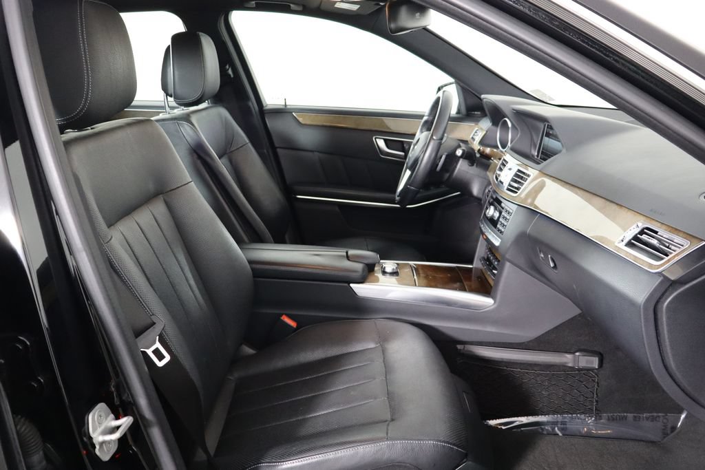 Used 2014 Mercedes-Benz E 550 4MATIC Sedan image 17