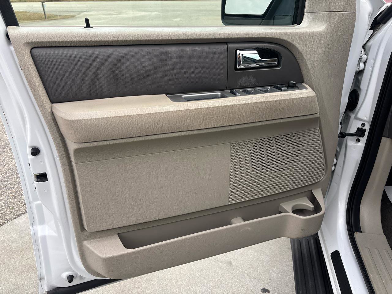 Used 2010 Ford Expedition XLT image 19