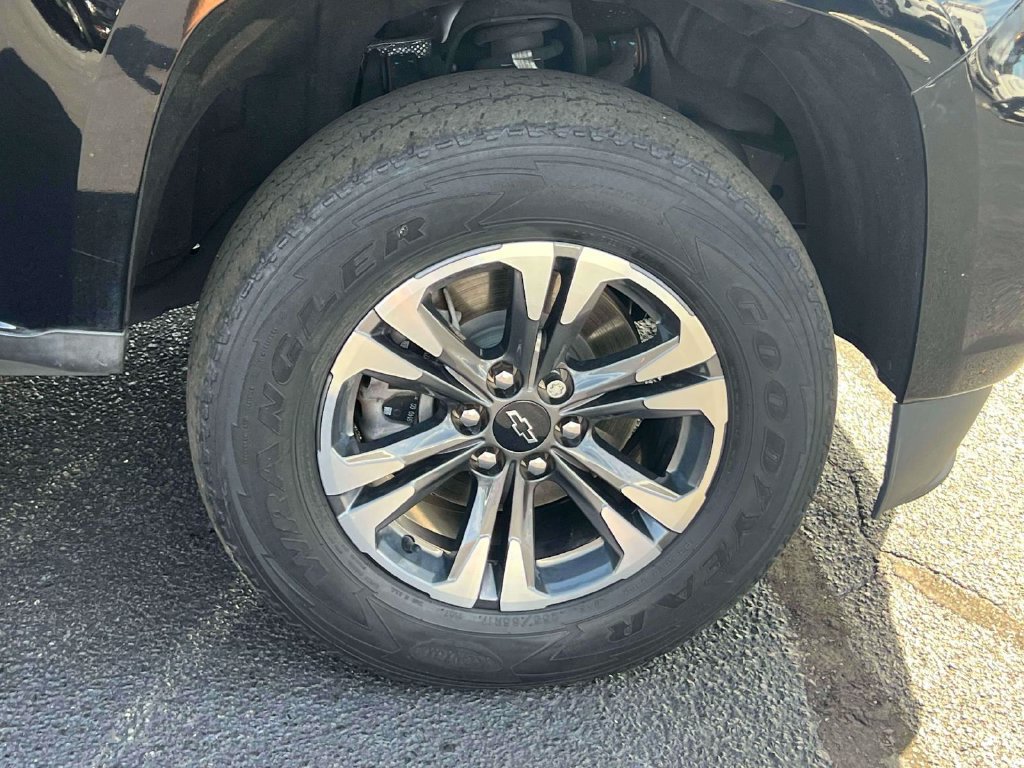 Used 2022 Chevrolet Colorado Z71 AWD/4WD image 12