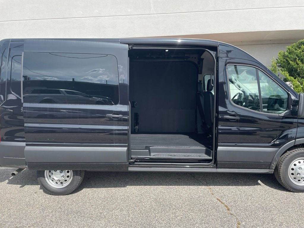 New 2026 Ford Transit 250 148 Medium Roof Extended AWD w/ Exterior Upgrade Package image 20