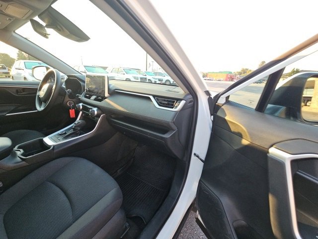 Used 2023 Toyota RAV4 LE image 20