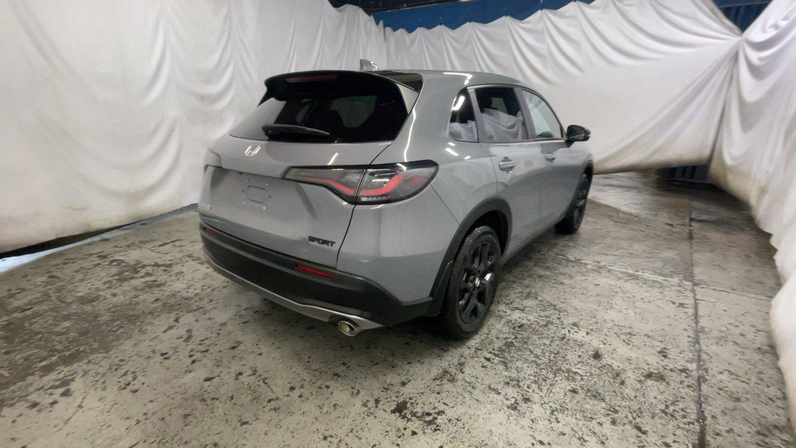 Used 2025 Honda HR-V Sport image 6