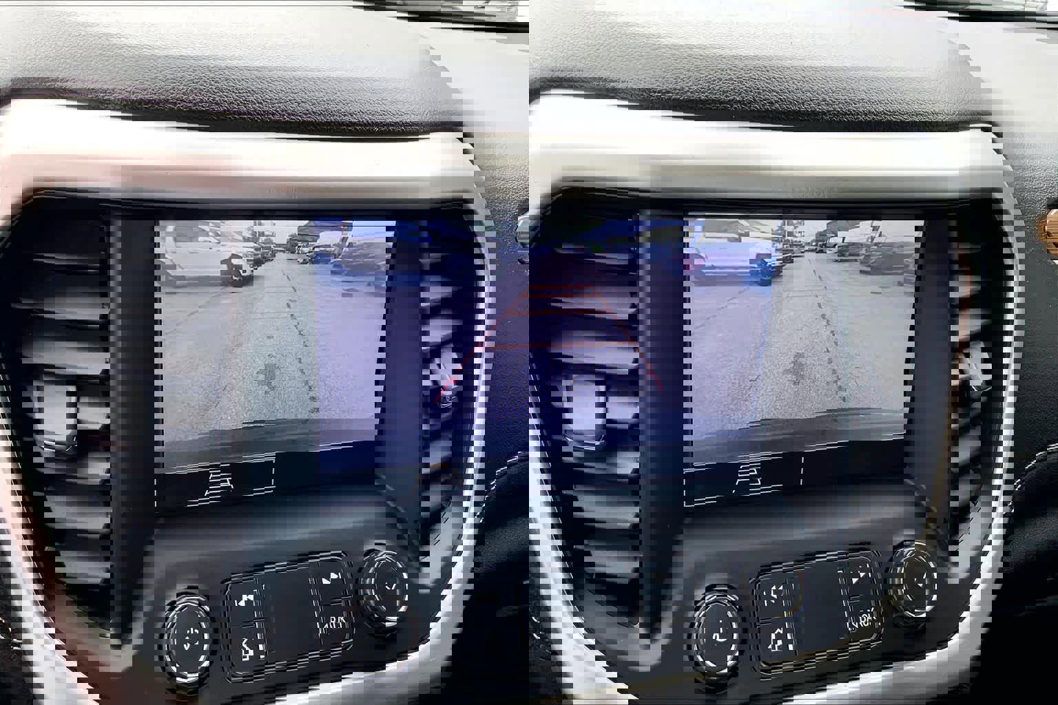 Used 2021 GMC Acadia SLE w/ Driver Convenience Package FWD image 23