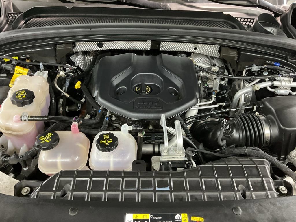 Used 2023 Jeep Grand Cherokee Trailhawk w/ Luxury Tech Group III AWD/4WD image 32