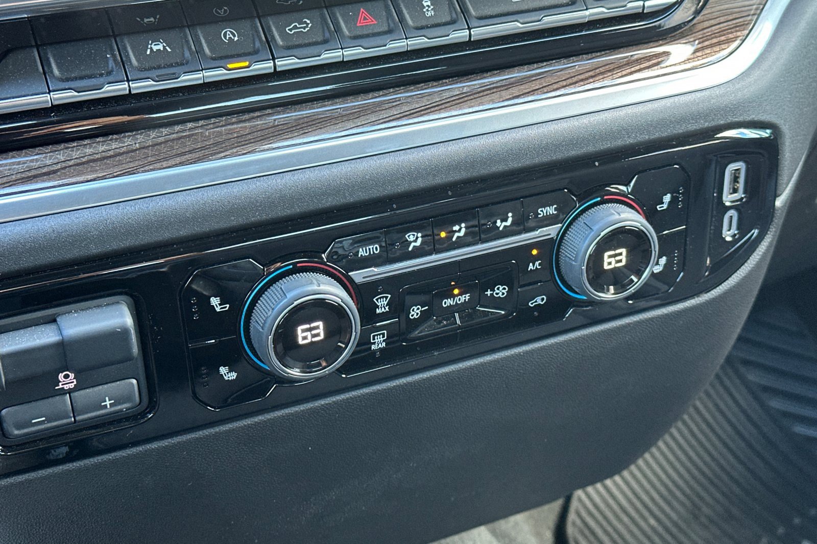 Used 2025 Chevrolet Silverado 1500 LT image 28