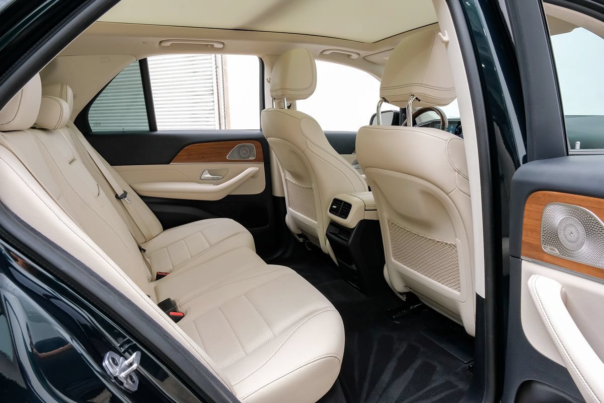 Used 2021 Mercedes-Benz GLE 350 w/ AMG Line Exterior image 31