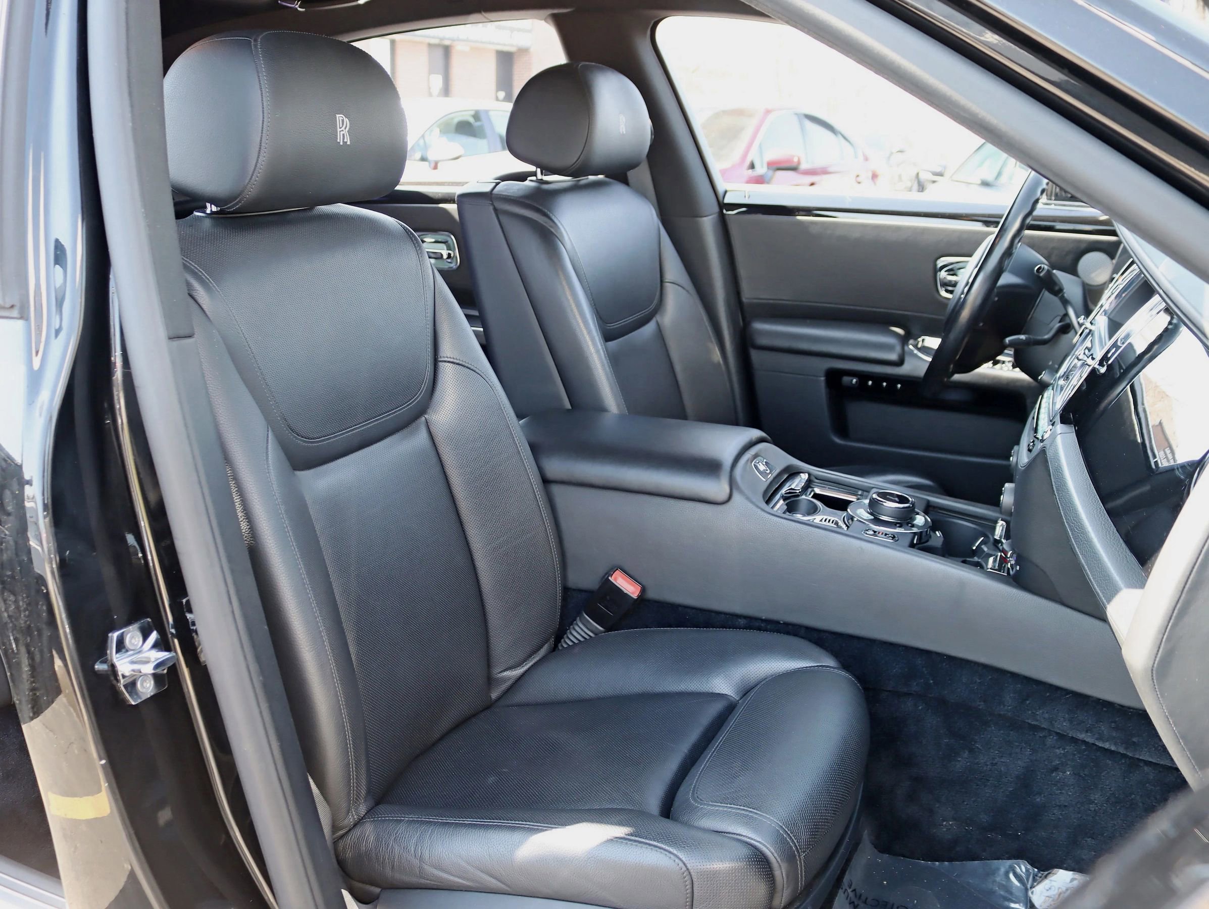 Used 2015 Rolls-Royce Ghost RWD image 36