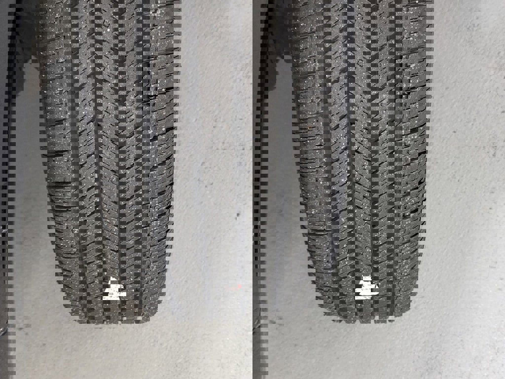 Used 2023 Jeep Compass Limited image 13