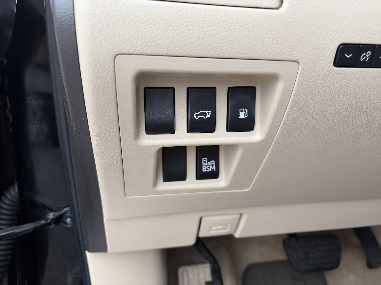 Used 2013 Lexus RX 450h AWD w/ Navigation Pkg image 34