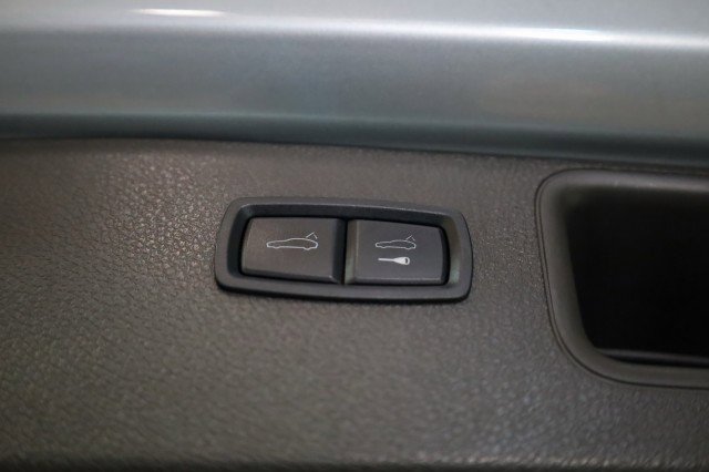 Used 2018 Porsche Macan image 24