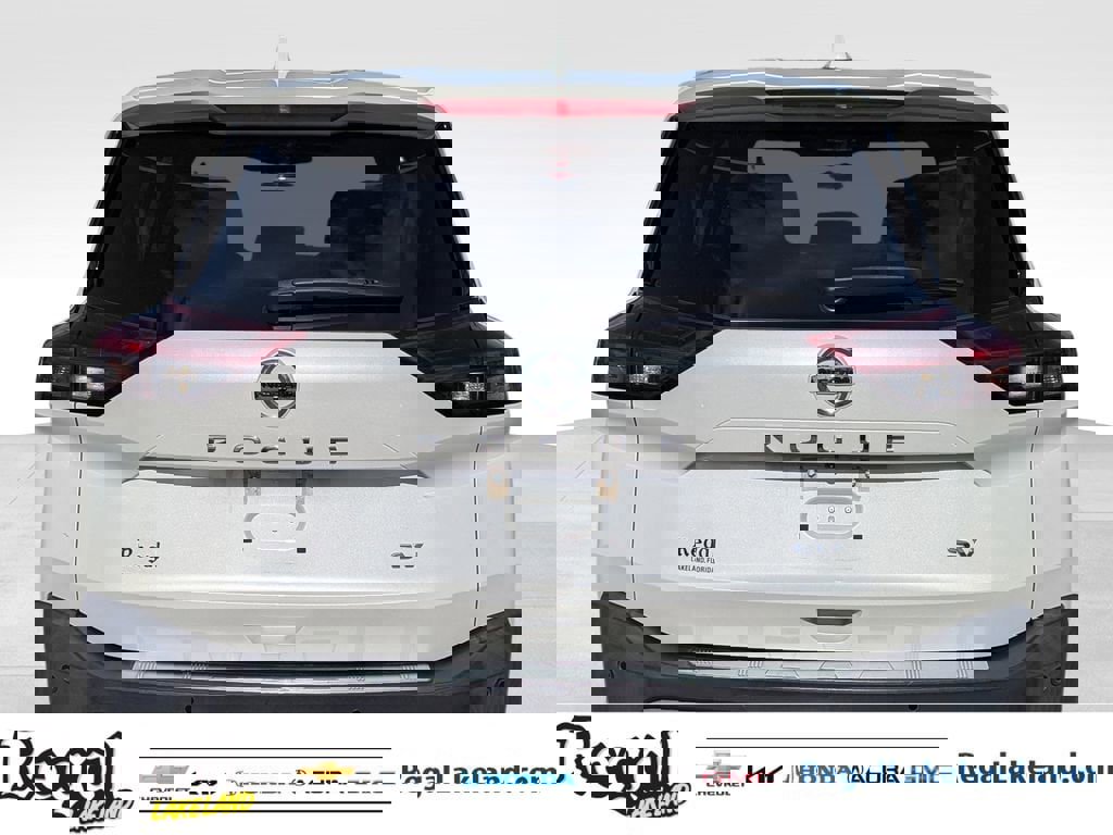 Used 2021 Nissan Rogue SV image 4