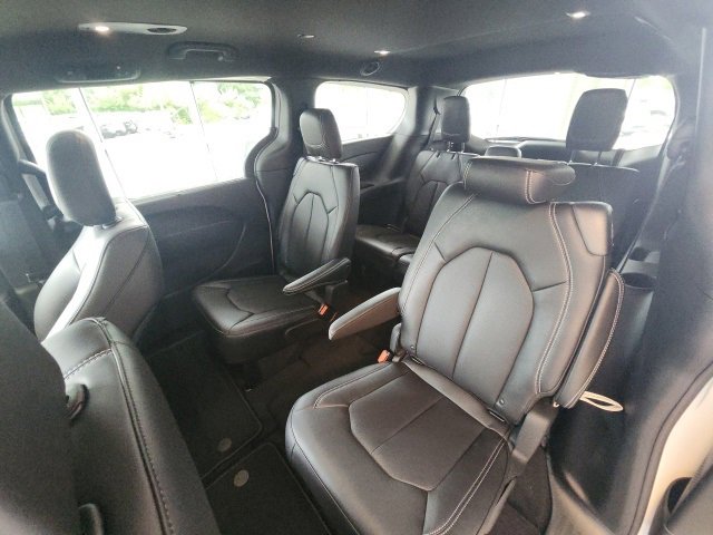 New 2026 Chrysler Pacifica Select image 28