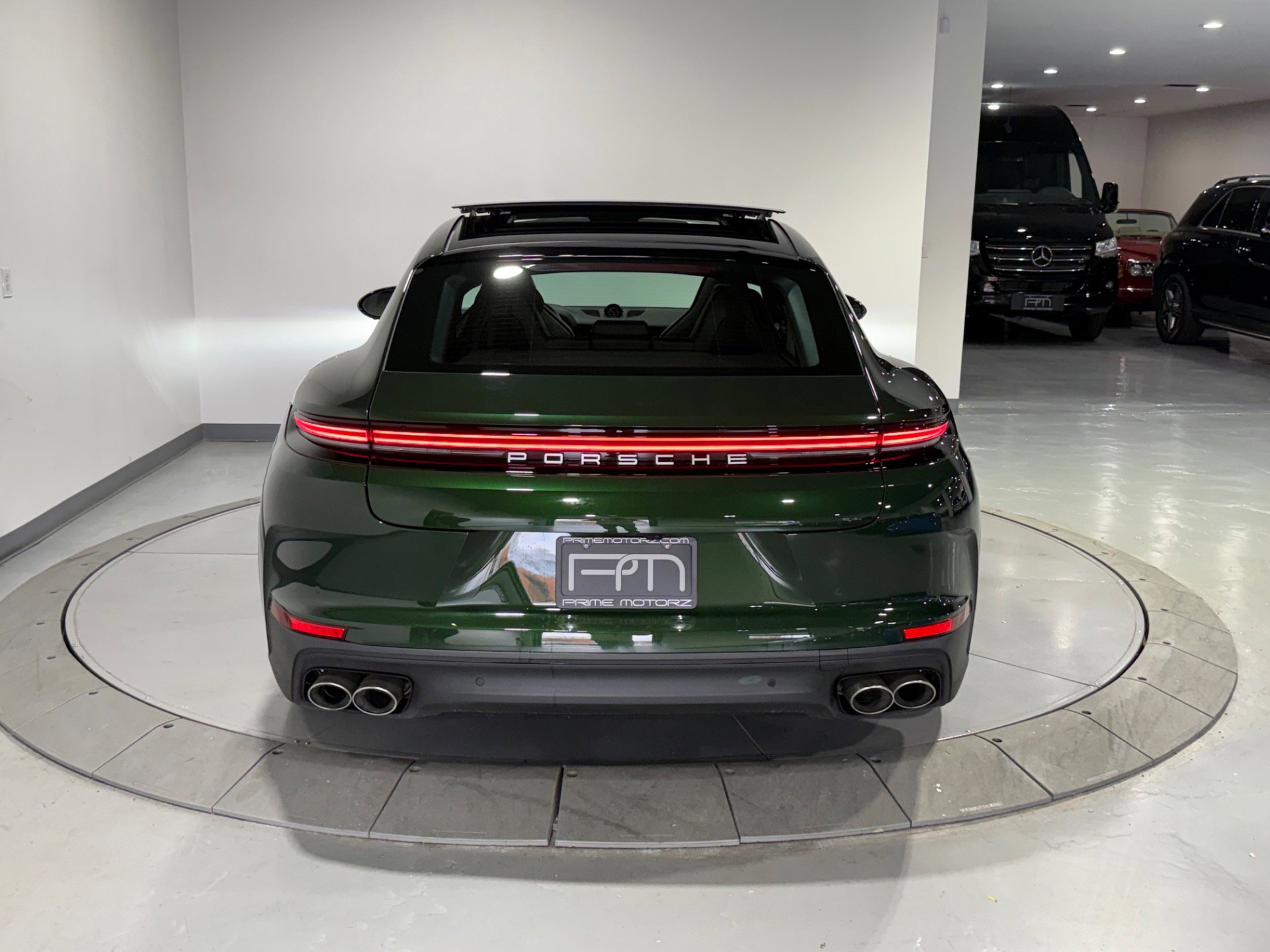 Used 2025 Porsche Panamera 4 image 21
