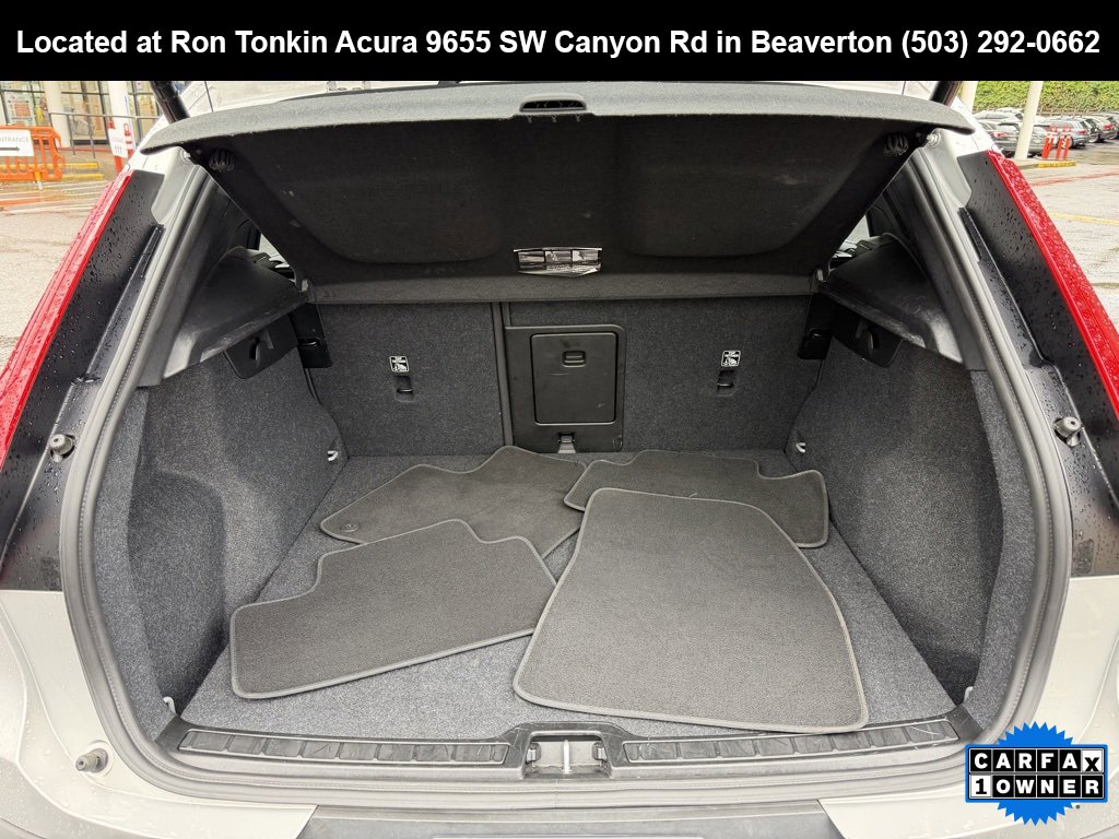 Used 2024 Volvo XC40 B5 Core image 9