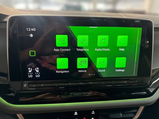 Certified 2025 Volkswagen Atlas Peak Edition SE AWD/4WD image 21