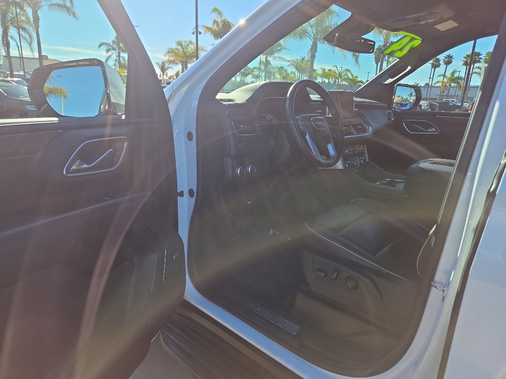 Used 2024 GMC Yukon XL SLT image 11