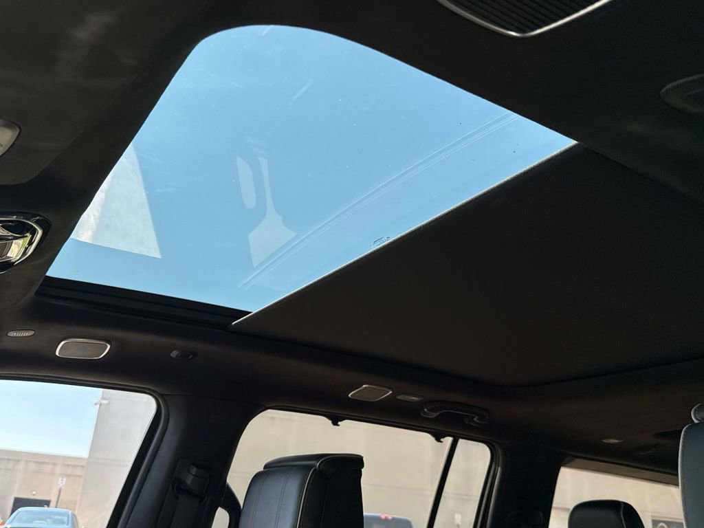 Used 2022 Jeep Grand Wagoneer Series III image 20