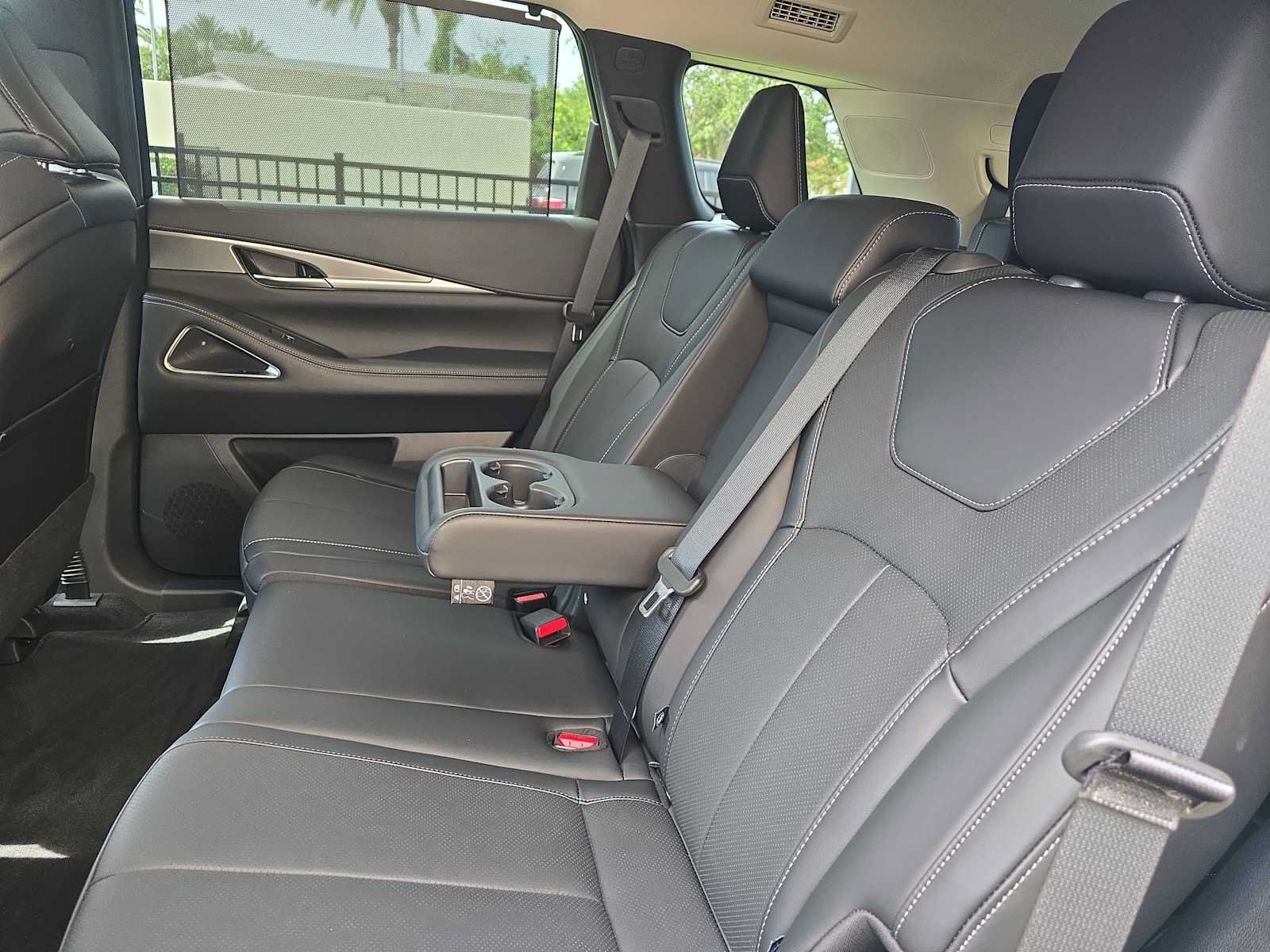 Certified 2026 INFINITI QX60 Luxe w/ Cargo Package FWD image 13