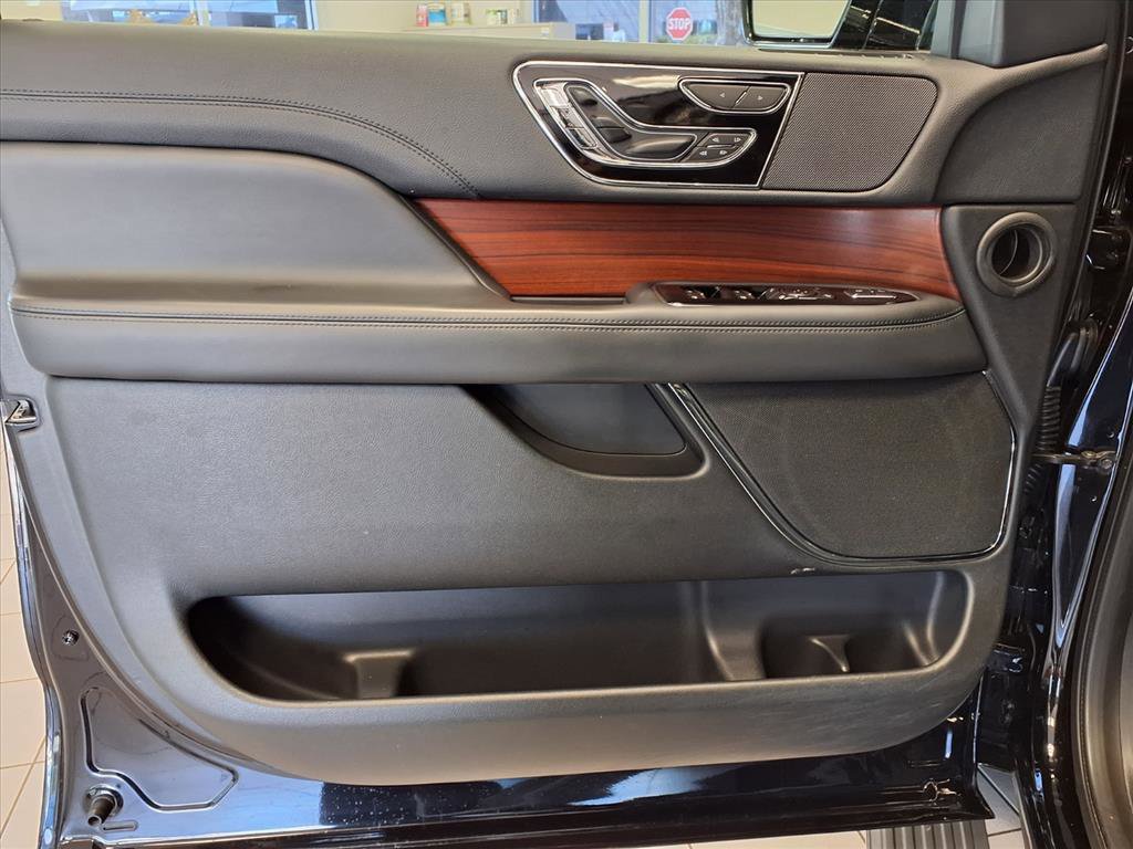 Used 2023 Lincoln Navigator Reserve image 20