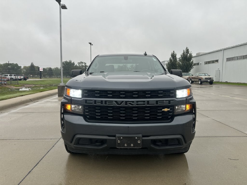 Used 2020 Chevrolet Silverado 1500 Custom w/ Custom Value Package AWD/4WD image 15