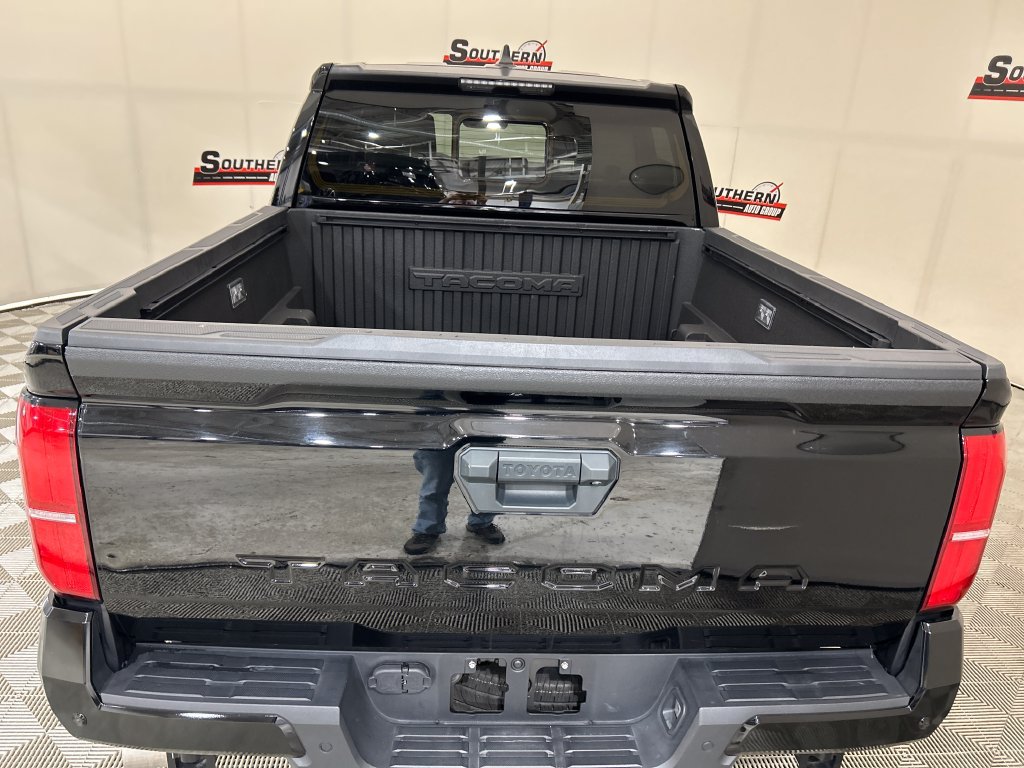 Used 2024 Toyota Tacoma SR5 AWD/4WD image 4