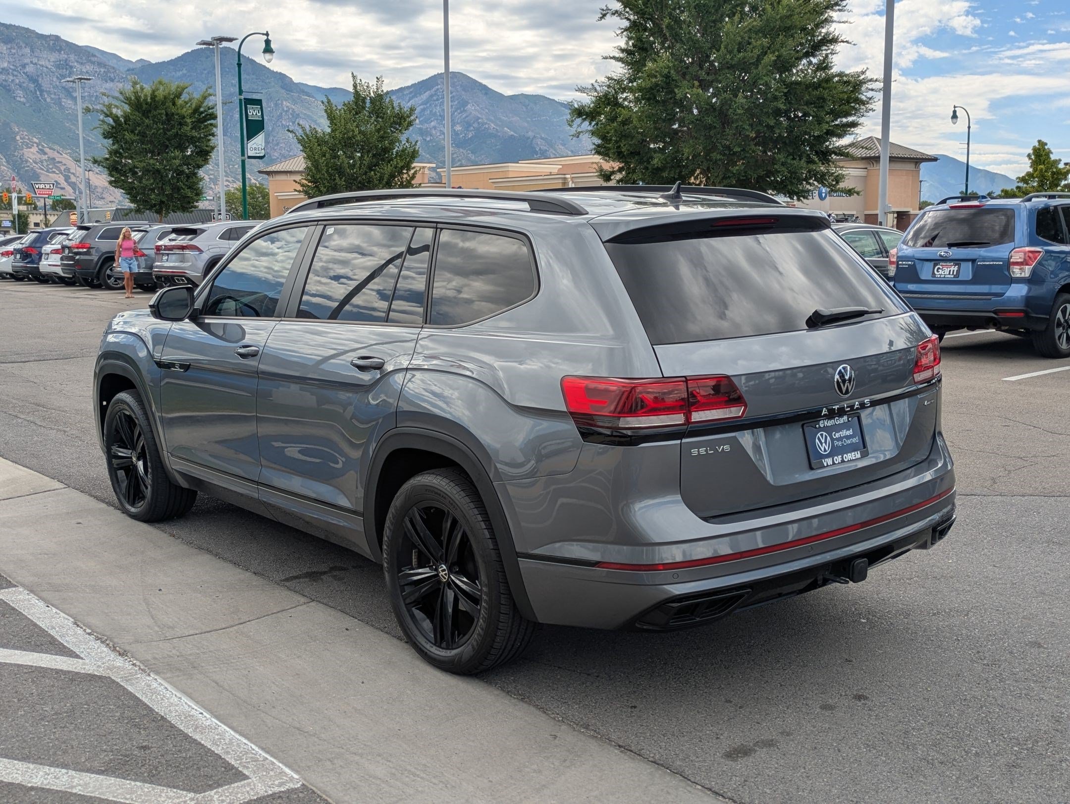 Certified 2023 Volkswagen Atlas SEL R-Line AWD/4WD image 9