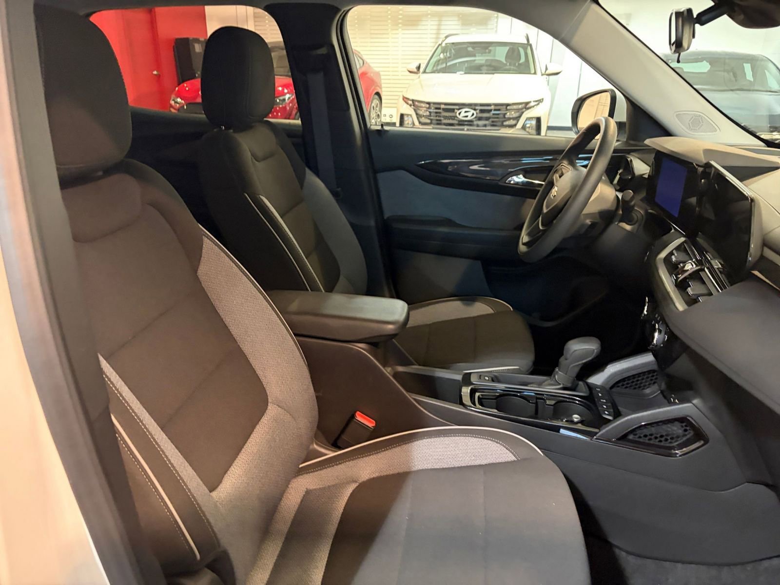 Used 2025 Chevrolet TrailBlazer LT image 34