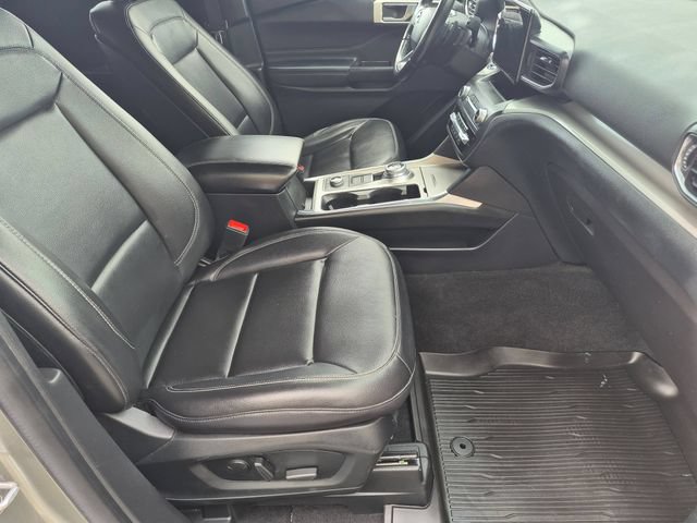 Used 2020 Ford Explorer XLT w/ Equipment Group 202A AWD/4WD image 22