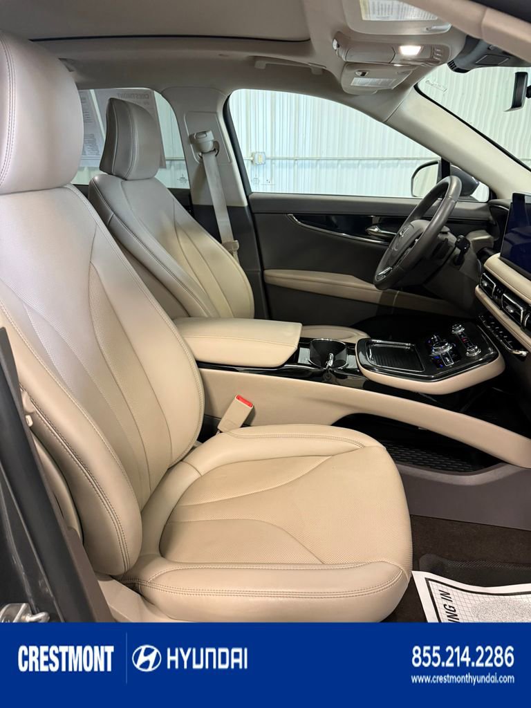 Used 2023 Lincoln Nautilus Reserve AWD/4WD image 30