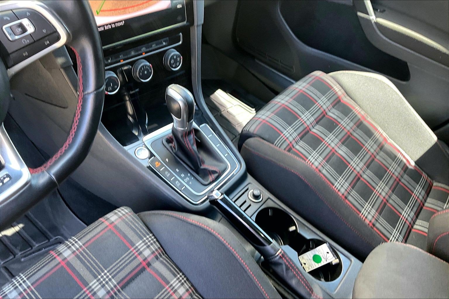 Used 2018 Volkswagen GTI SE FWD image 16