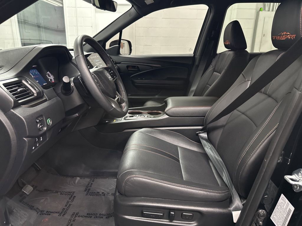 Used 2025 Honda Passport TrailSport image 19
