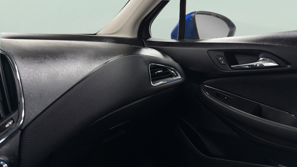 Used 2018 Chevrolet Cruze LT w/ Convenience Package image 25