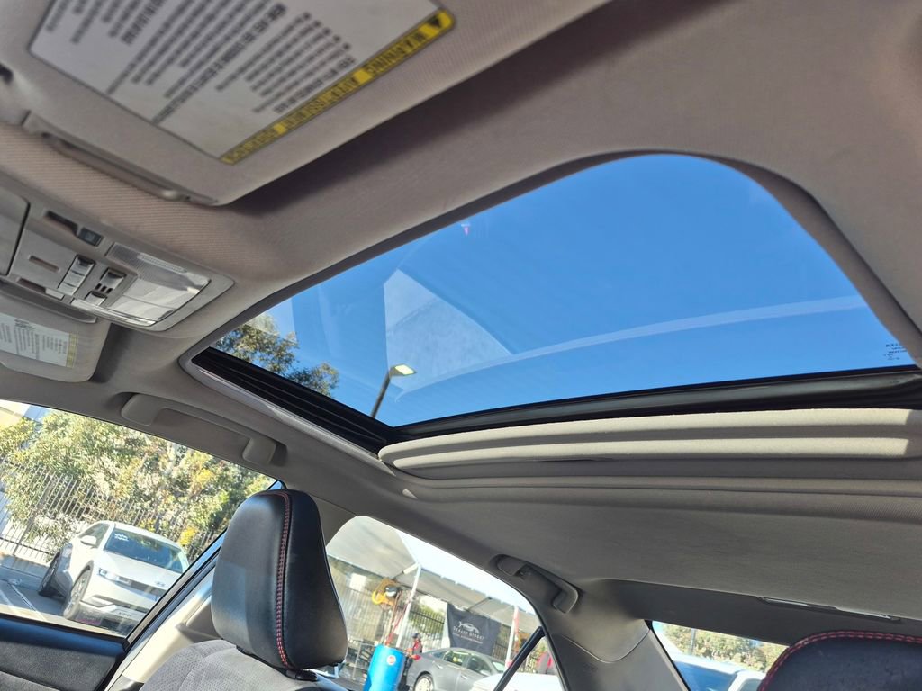 Used 2016 Toyota Camry XSE image 18