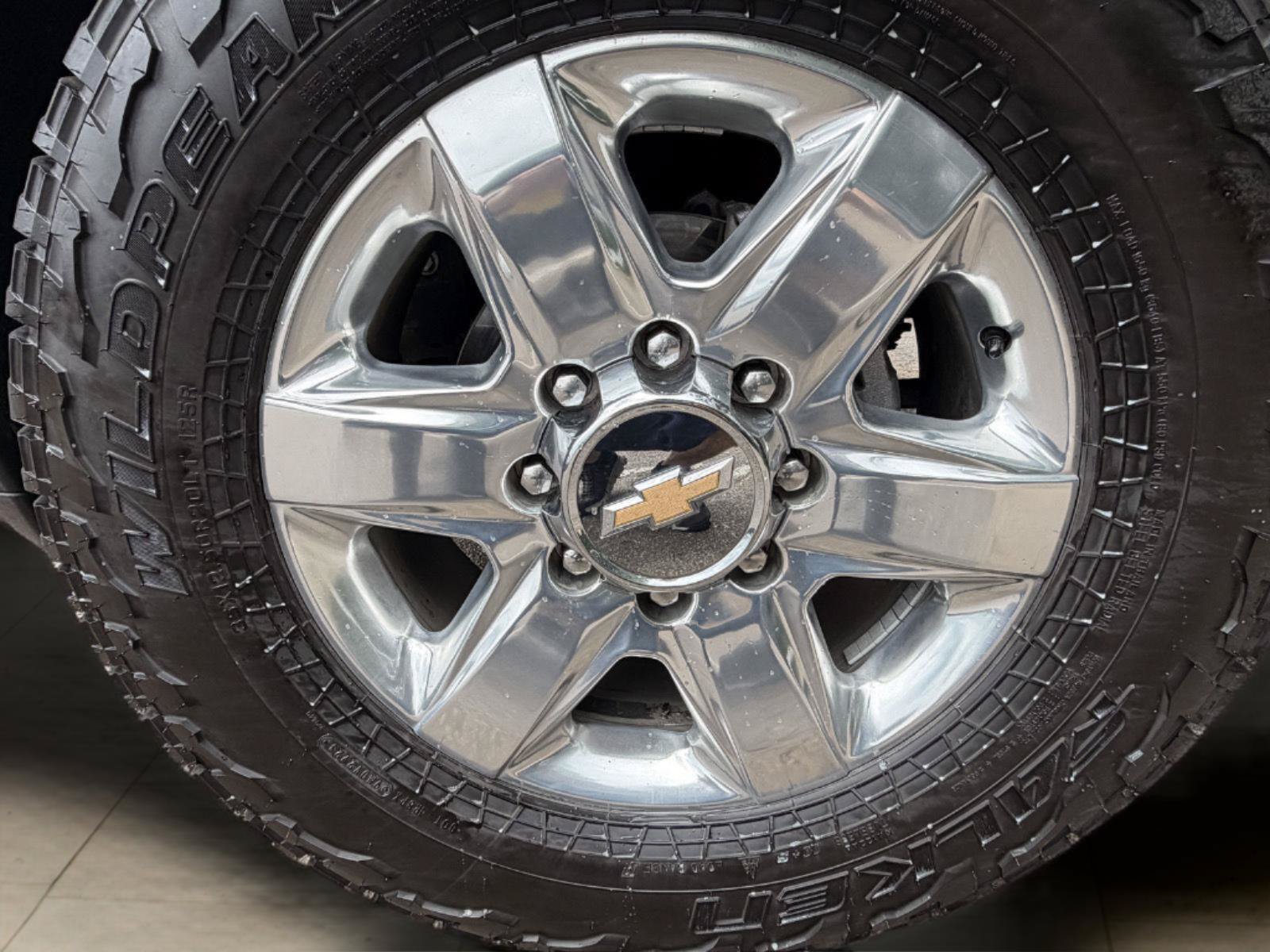 Used 2022 Chevrolet Silverado 2500 LTZ w/ LTZ Convenience Package AWD/4WD image 14