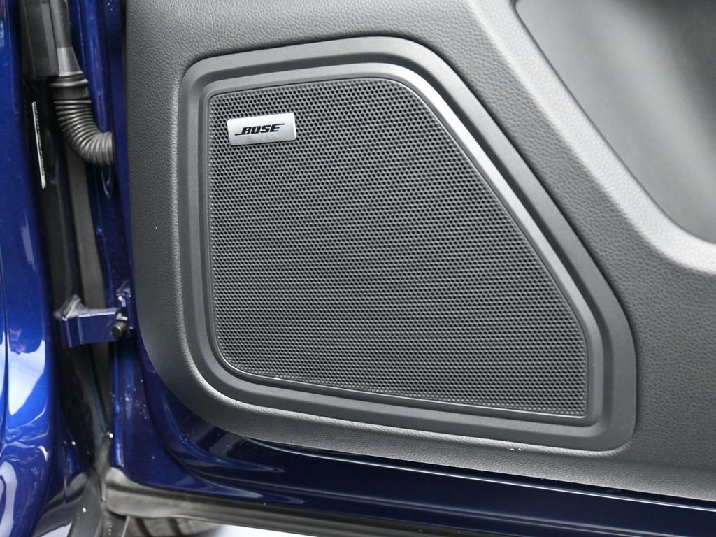 Certified 2025 Porsche Macan image 30