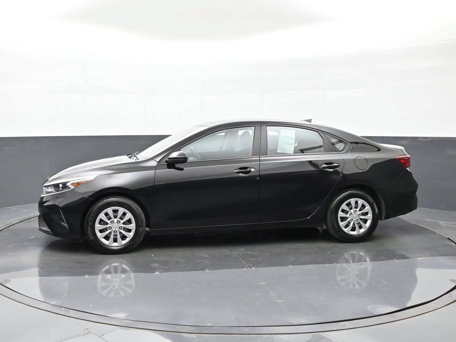 Used 2024 Kia Forte LX FWD image 9