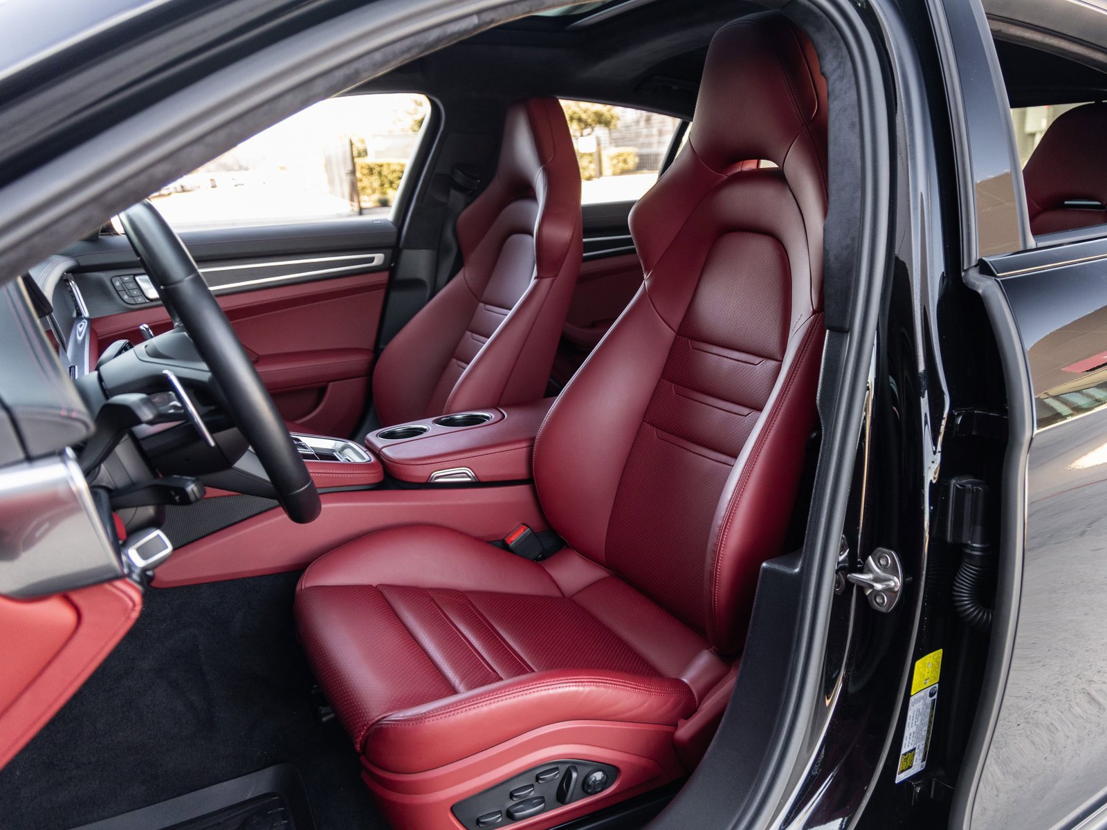 Used 2023 Porsche Panamera GTS image 5