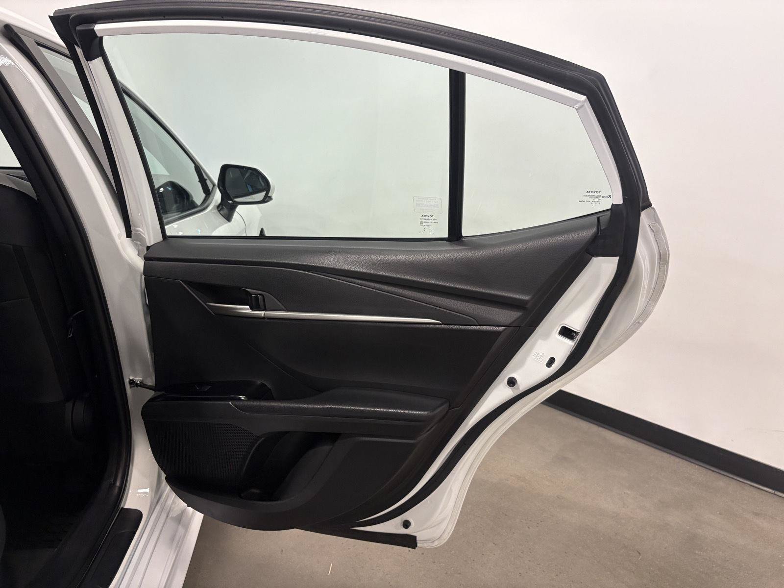 Used 2025 Toyota Camry SE FWD image 40